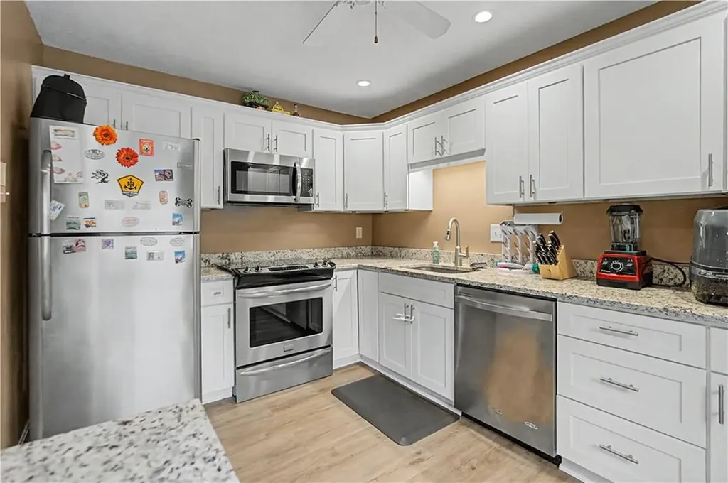 494 Round Hill Court Warwick RI 02886