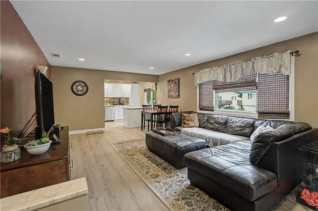 494 Round Hill Court Warwick RI 02886