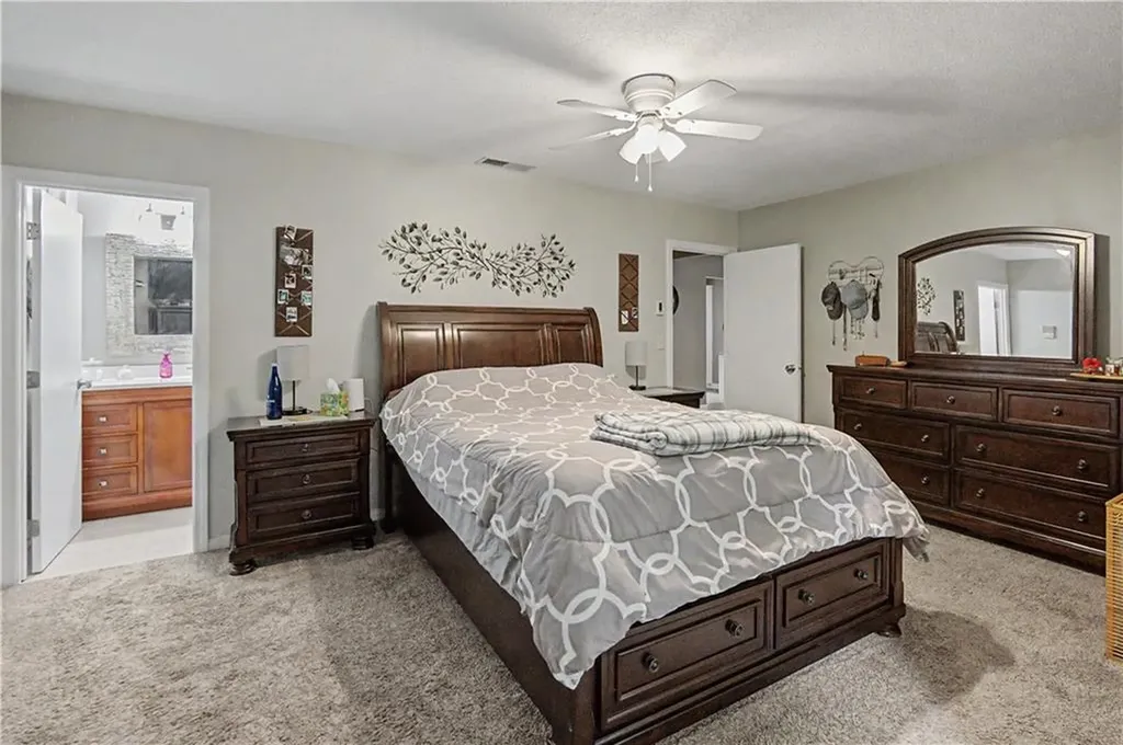 494 Round Hill Court Warwick RI 02886