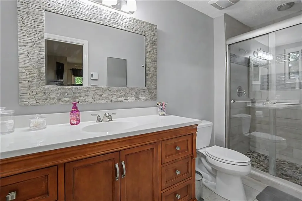 494 Round Hill Court Warwick RI 02886