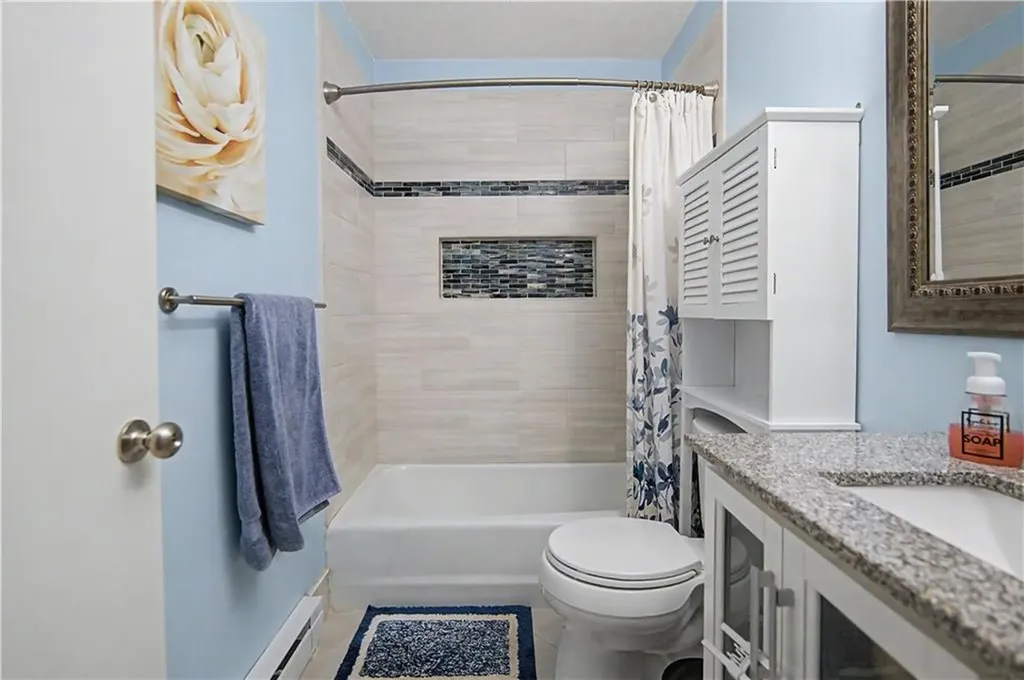 494 Round Hill Court Warwick RI 02886