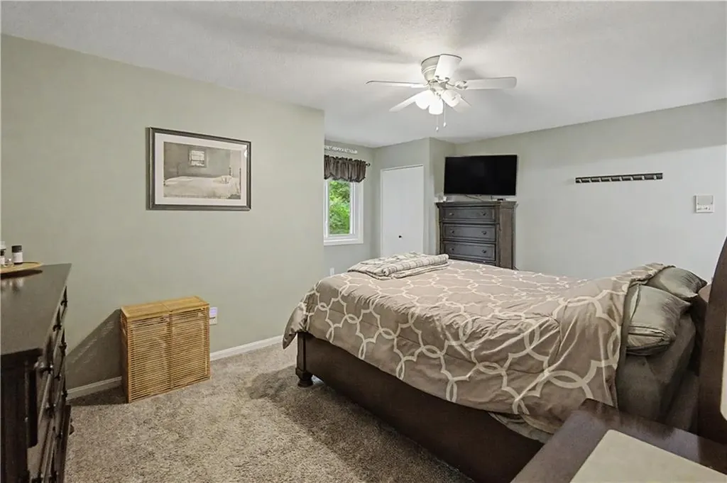 494 Round Hill Court Warwick RI 02886