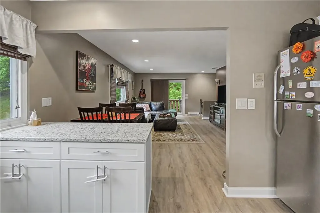 494 Round Hill Court Warwick RI 02886
