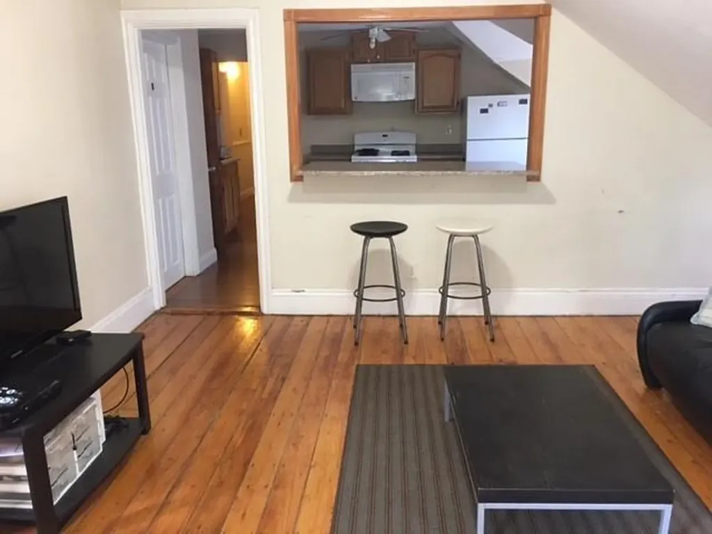 171 Montgomery Avenue Providence RI 02905