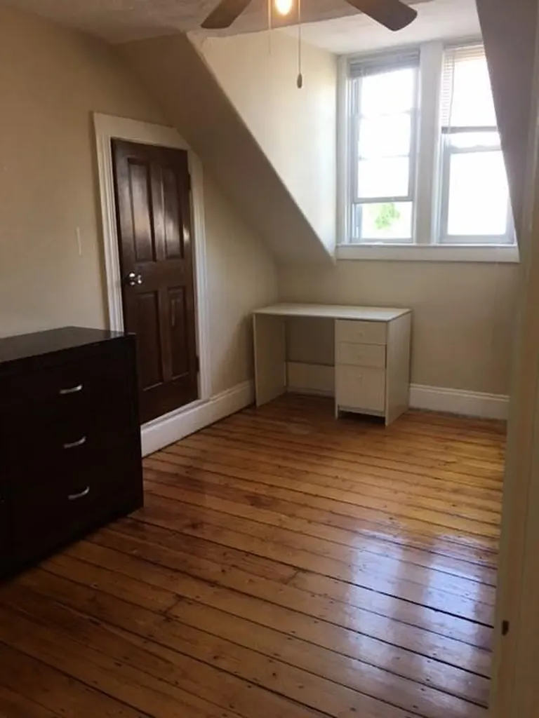 171 Montgomery Avenue Providence RI 02905