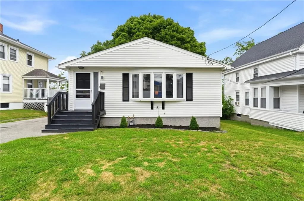 8 Henry Street East Providence RI 02914