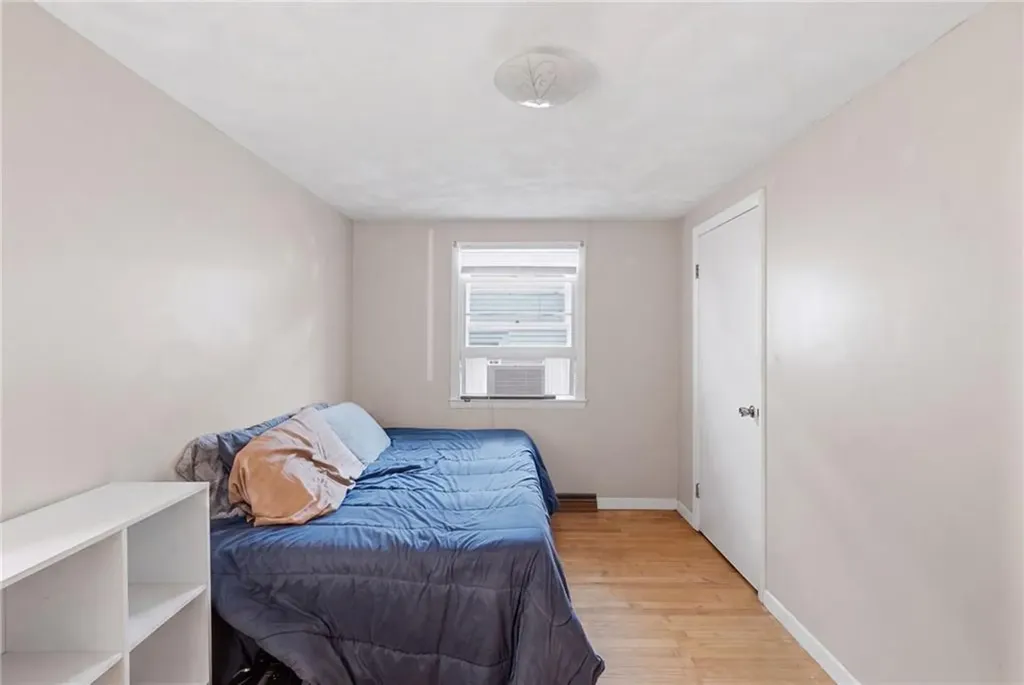 8 Henry Street East Providence RI 02914