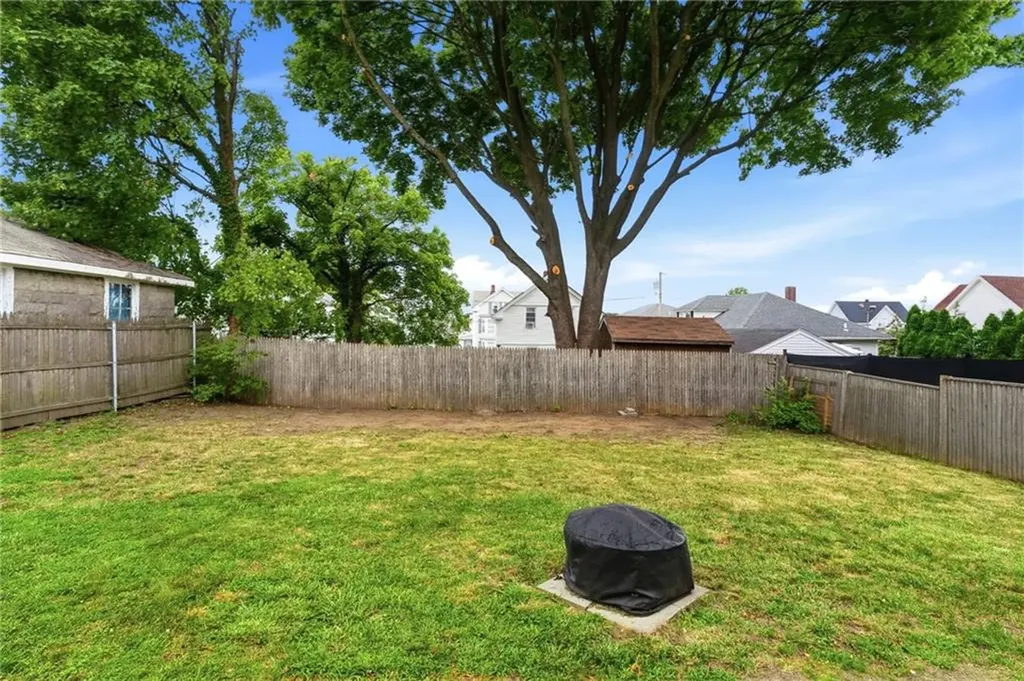 8 Henry Street East Providence RI 02914