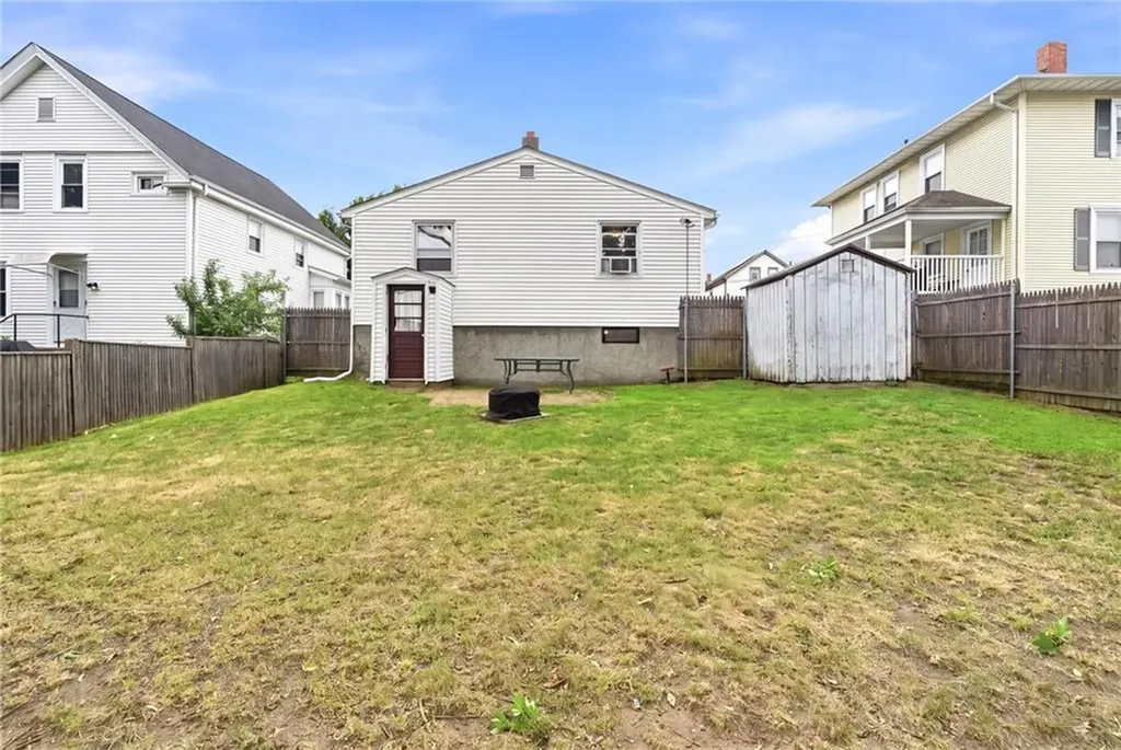 8 Henry Street East Providence RI 02914