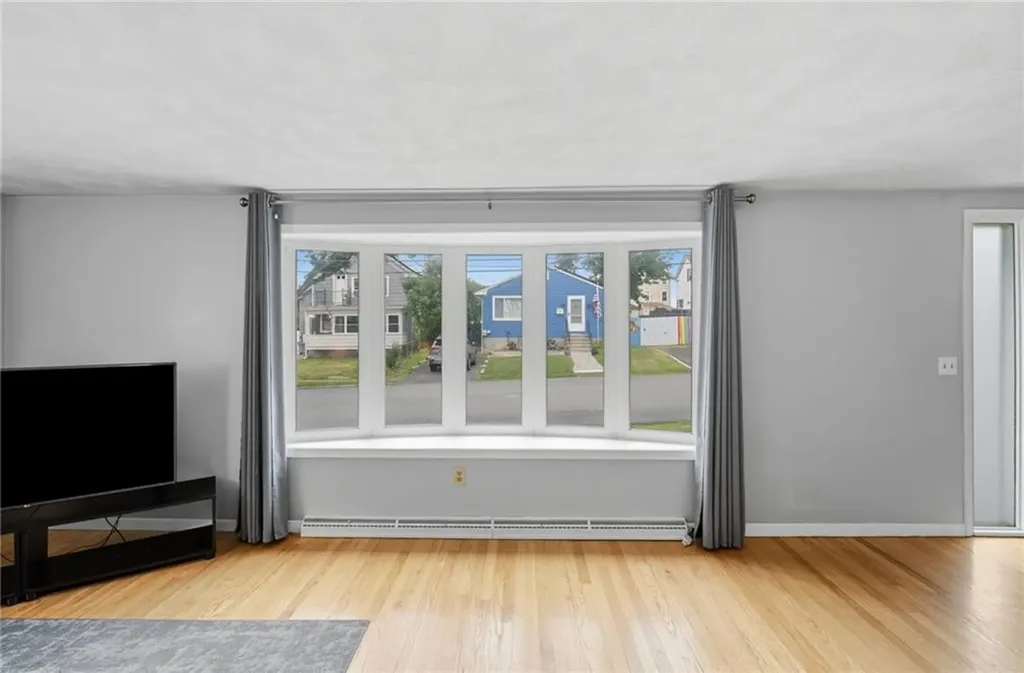 8 Henry Street East Providence RI 02914