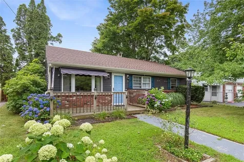 8 Hampden Road Bristol RI 02809