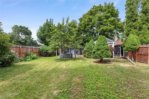 8 Hampden Road Bristol RI 02809