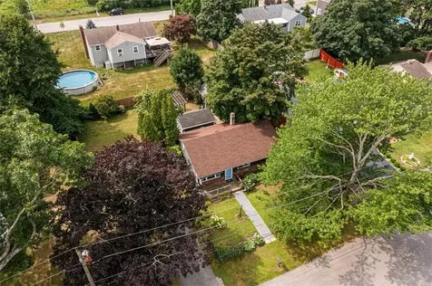 8 Hampden Road Bristol RI 02809