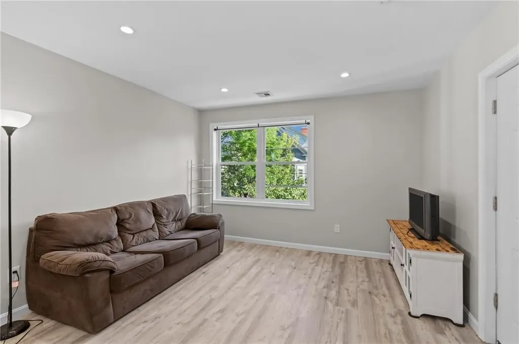 42 Arch Street Providence RI 02907