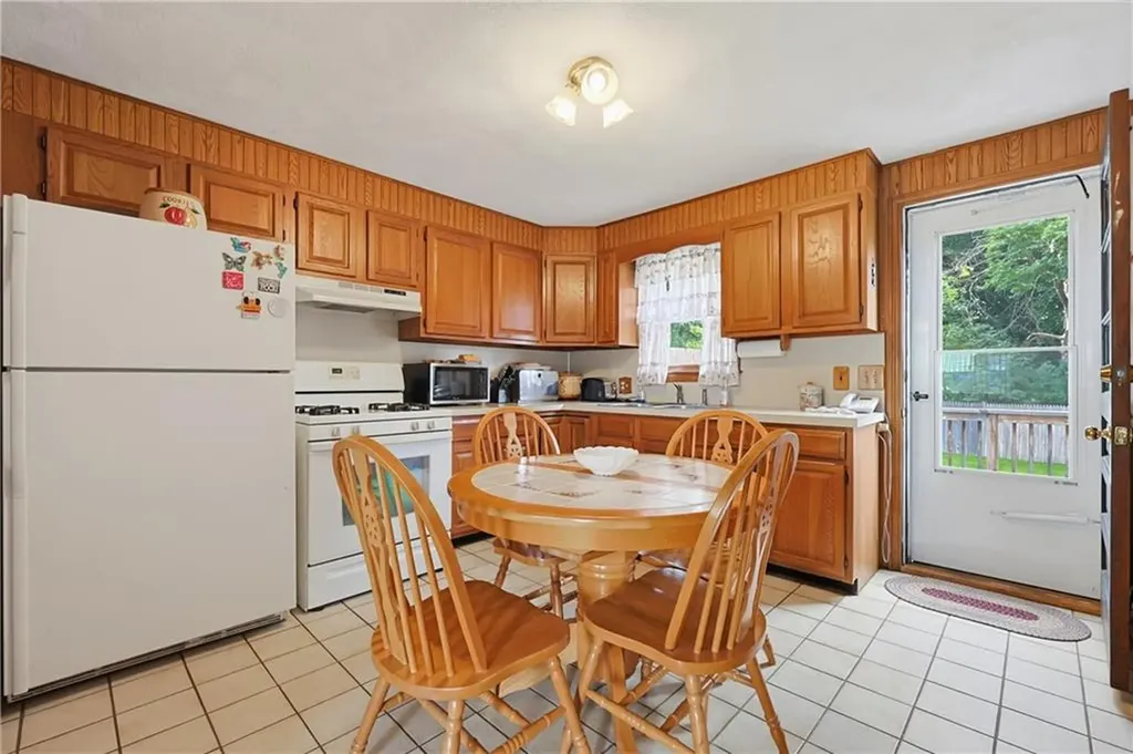 11 Lynde Street Providence RI 02908