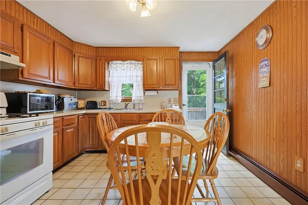 11 Lynde Street Providence RI 02908