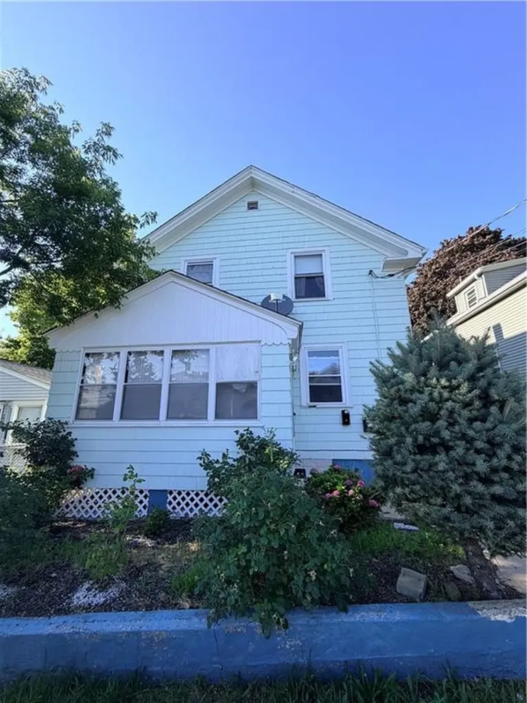 192 Farmington Avenue Cranston RI 02920