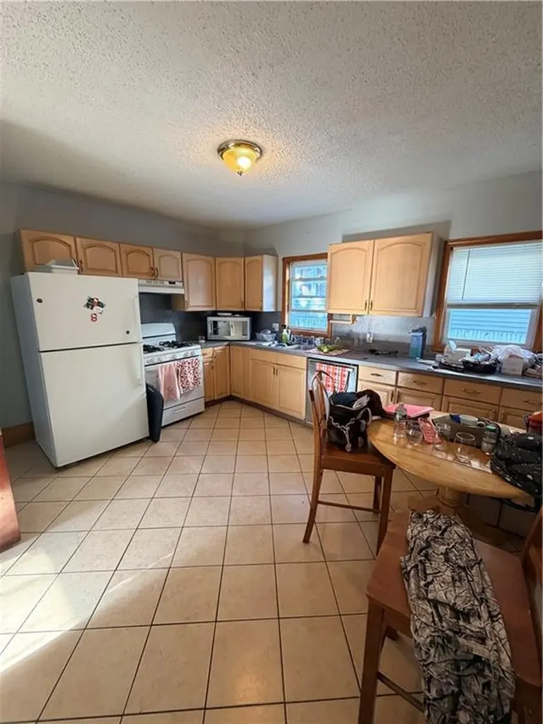 192 Farmington Avenue Cranston RI 02920