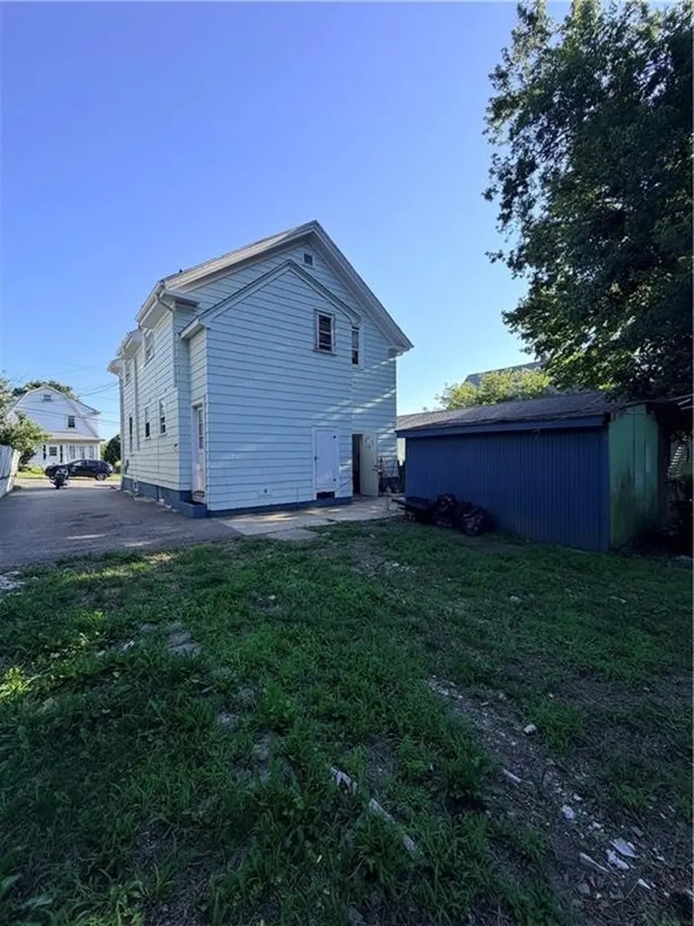192 Farmington Avenue Cranston RI 02920
