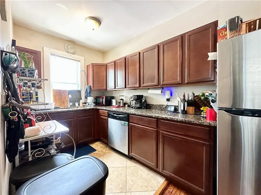 55 57 Methyl Street Providence RI 02906