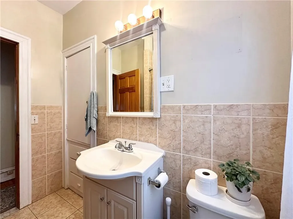 55 57 Methyl Street Providence RI 02906