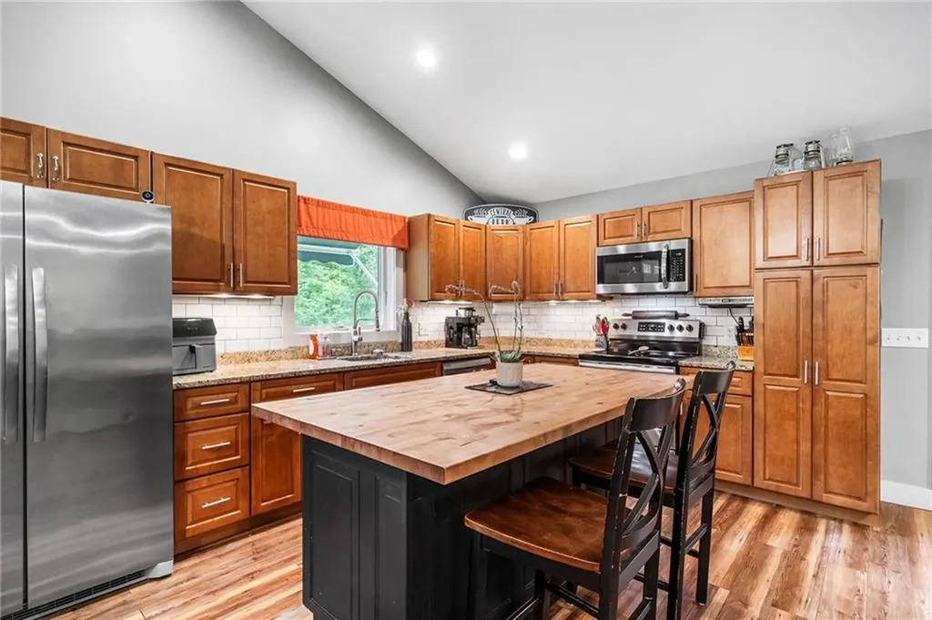 51 Paine Road Foster RI 02825
