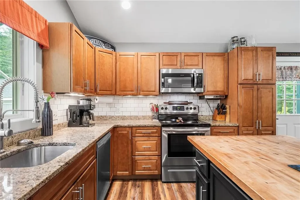 51 Paine Road Foster RI 02825