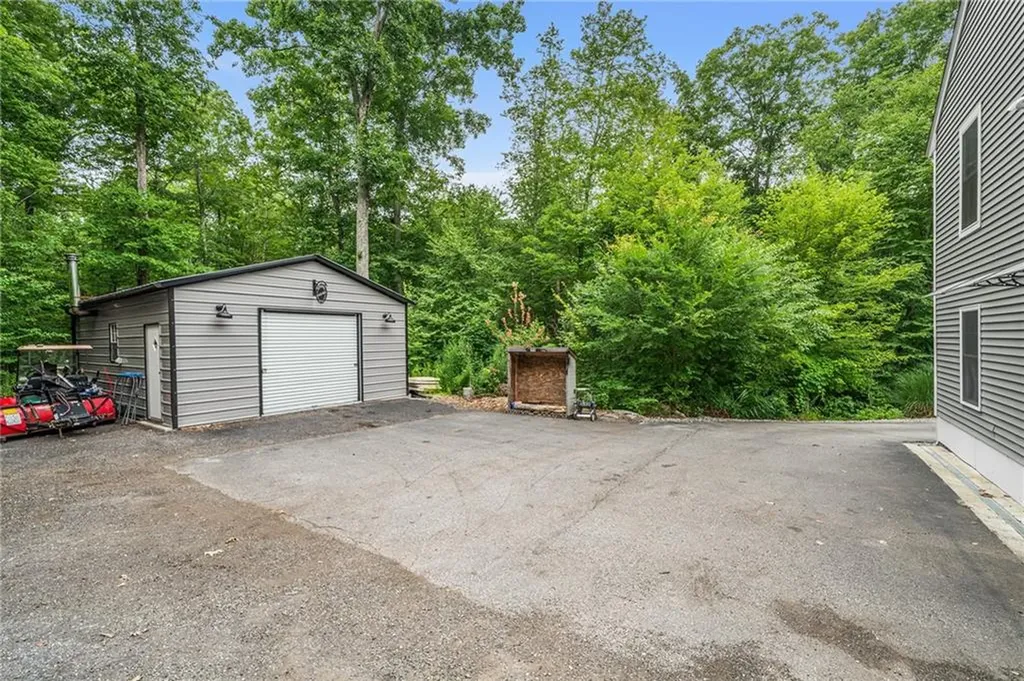 51 Paine Road Foster RI 02825