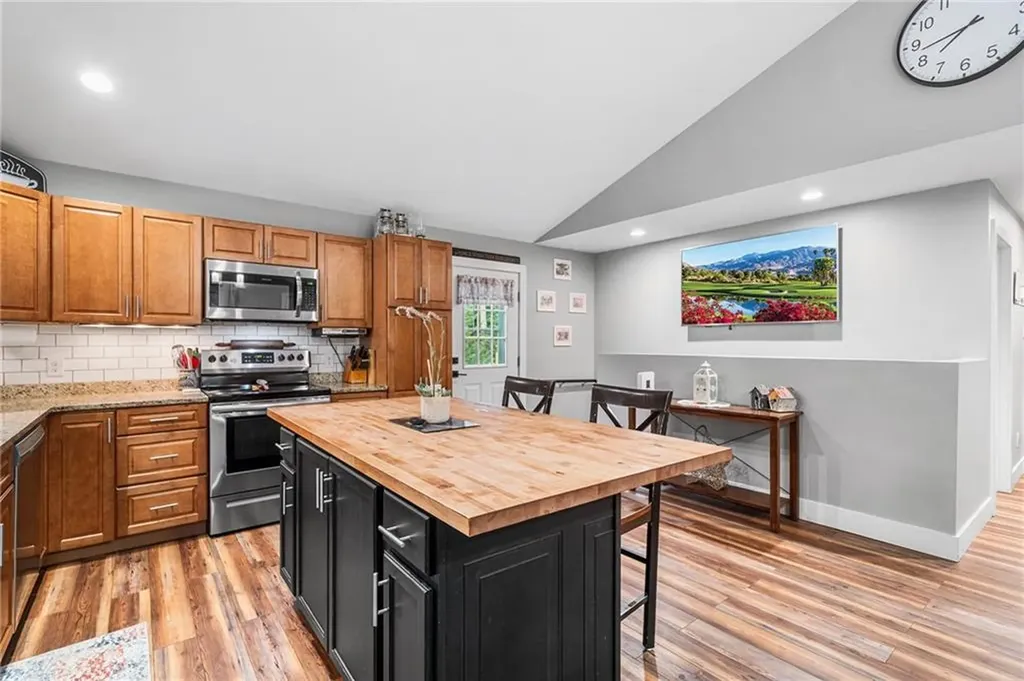 51 Paine Road Foster RI 02825