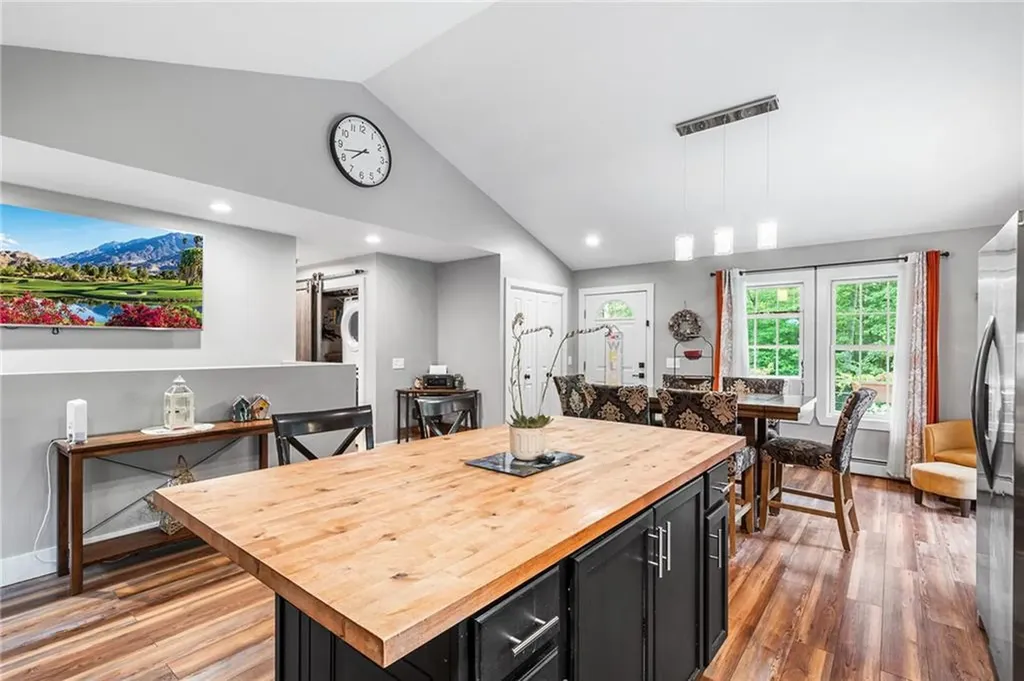 51 Paine Road Foster RI 02825