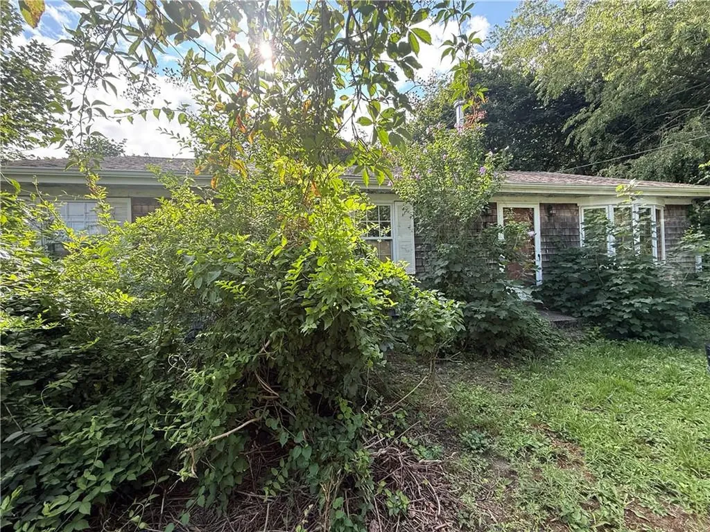 54 Narragansett Boulevard Portsmouth RI 02871