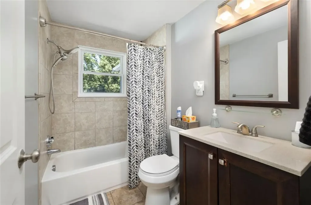5 Halsey Road Woonsocket RI 02895