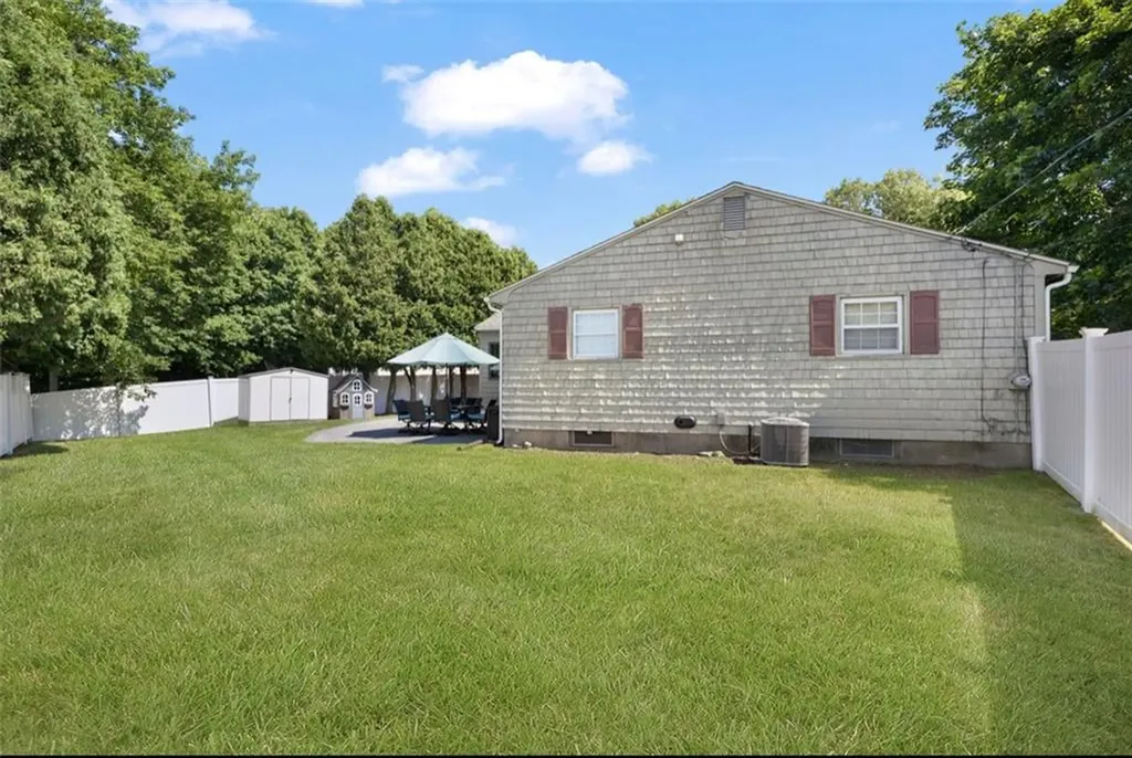 5 Halsey Road Woonsocket RI 02895