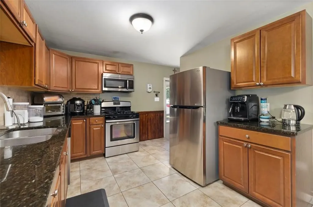 5 Halsey Road Woonsocket RI 02895