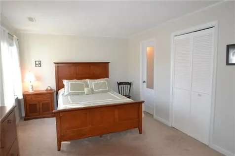 49 Seabreeze Lane Bristol RI 02809