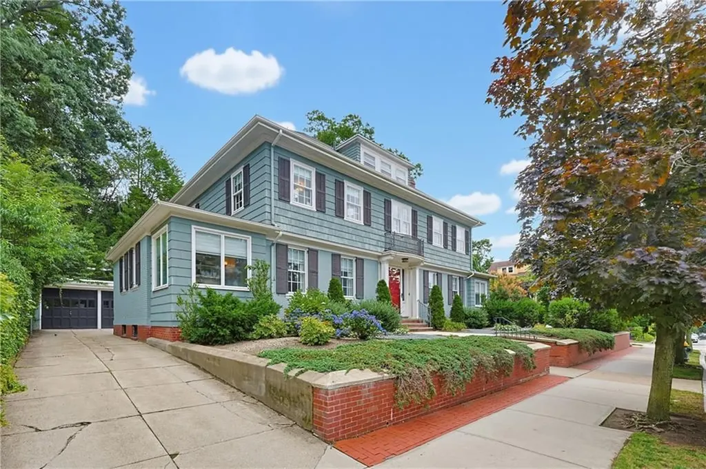 387 Wayland Avenue Providence RI 02906