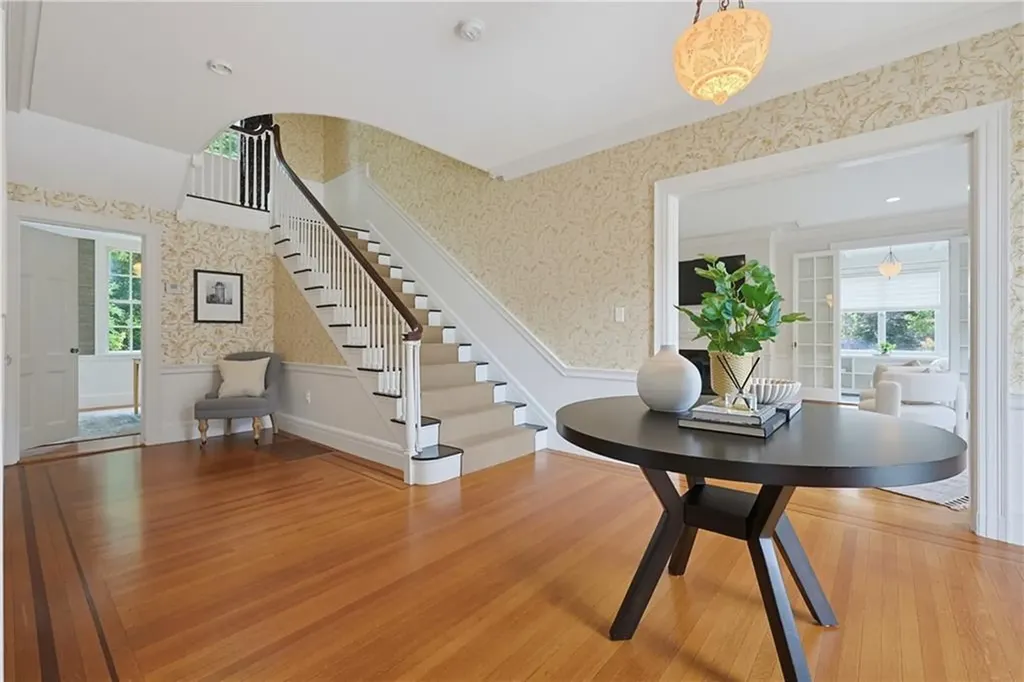 387 Wayland Avenue Providence RI 02906
