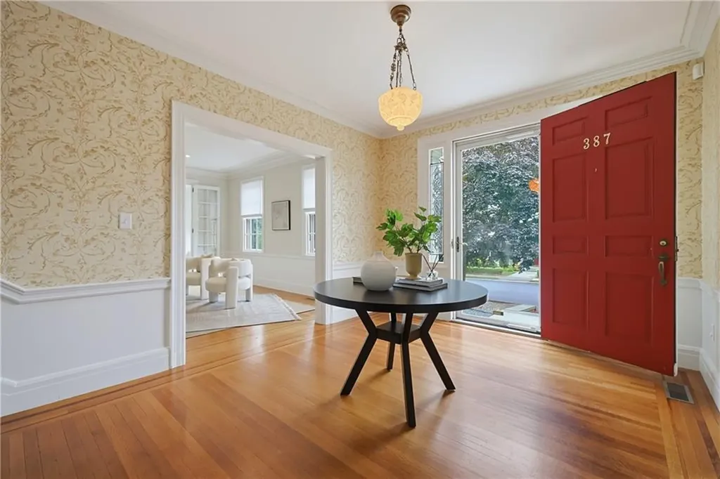 387 Wayland Avenue Providence RI 02906