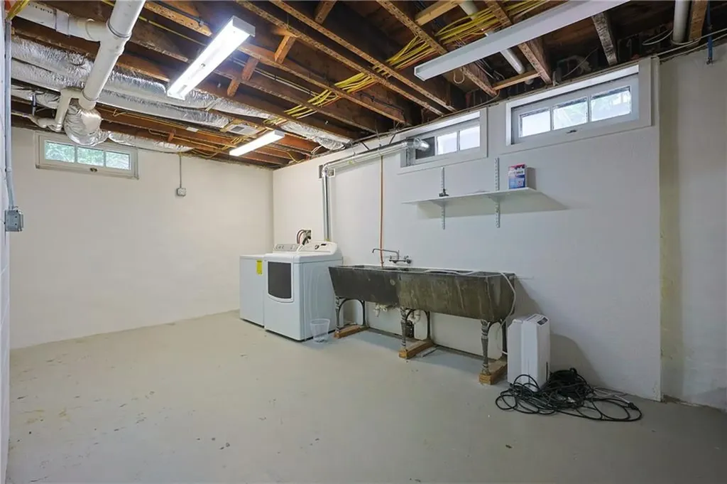 387 Wayland Avenue Providence RI 02906
