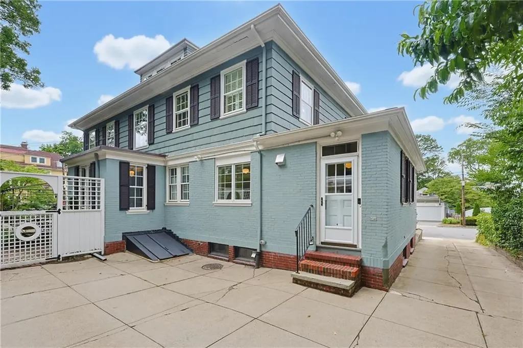 387 Wayland Avenue Providence RI 02906
