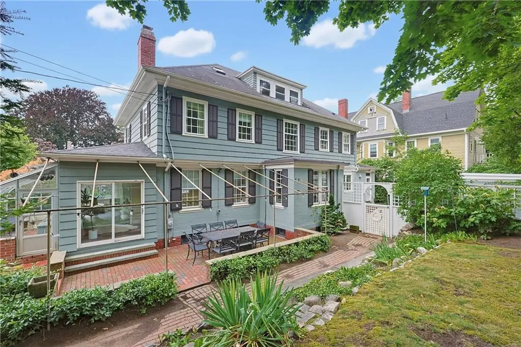 387 Wayland Avenue Providence RI 02906