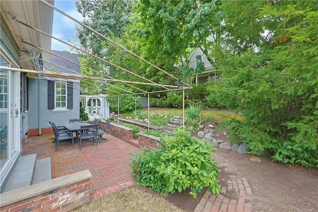 387 Wayland Avenue Providence RI 02906