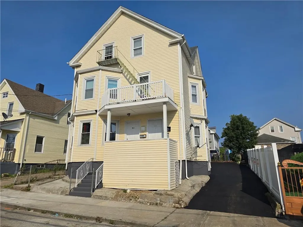 42 Calder Street Providence RI 02907