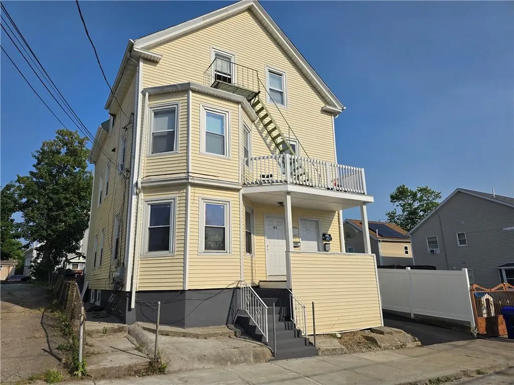 42 Calder Street Providence RI 02907