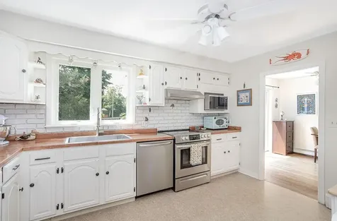49 Evergreen Drive Portsmouth RI 02871