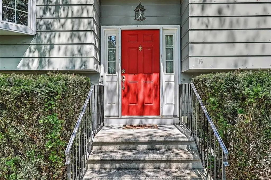 5 Tiffany Drive Cumberland RI 02864