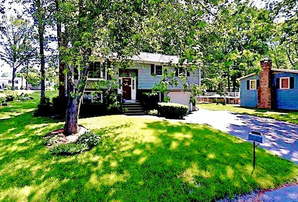 5 Tiffany Drive Cumberland RI 02864