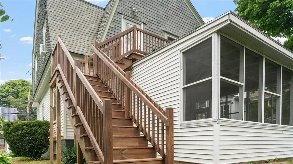 27 Hillside Avenue Providence RI 02906