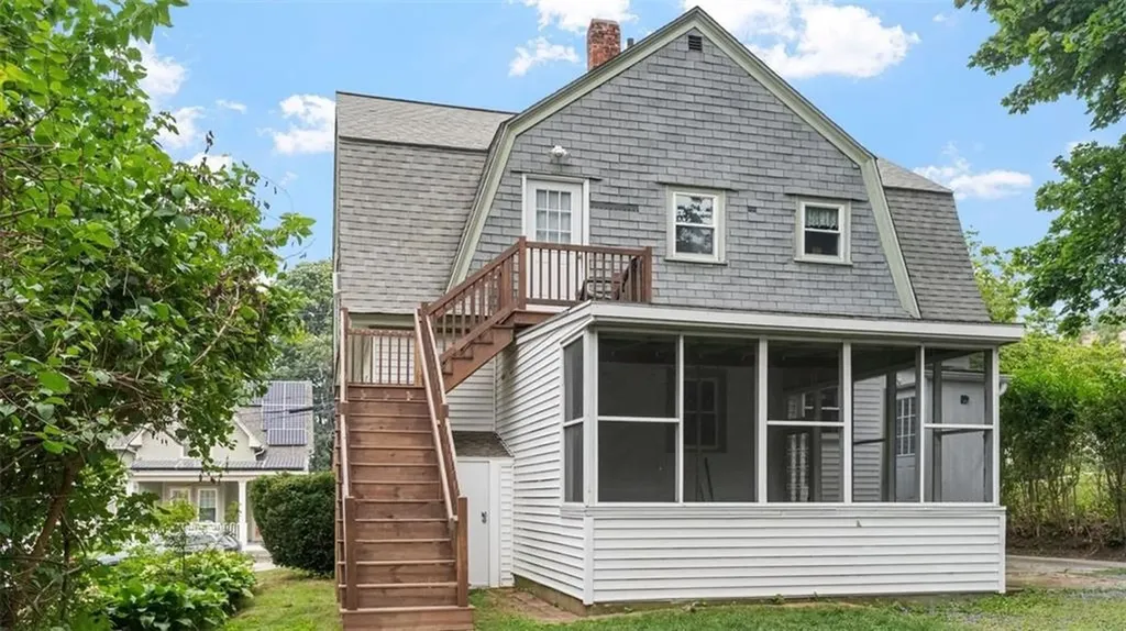 27 Hillside Avenue Providence RI 02906