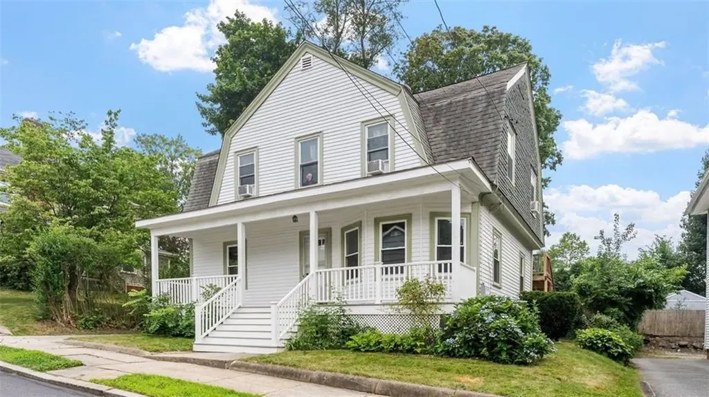 27 Hillside Avenue Providence RI 02906